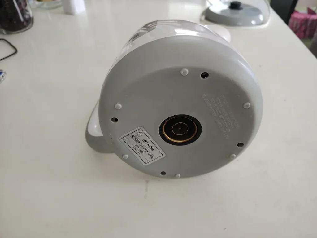 本体の底面